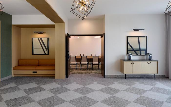 Hyatt Place Montreal Airport