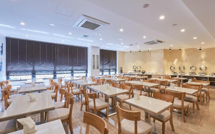 Aura Business Hotel