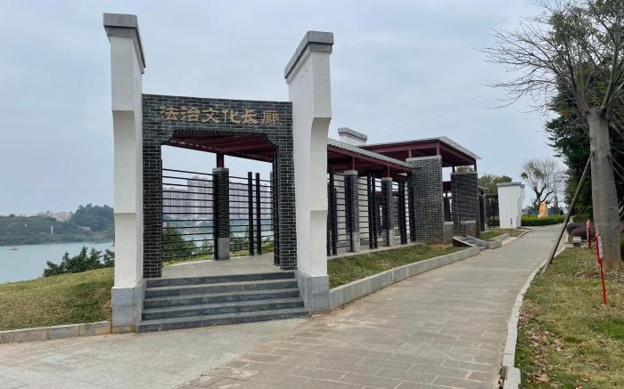 Ji Hotel Guigang Pingnan Jiangbei Avenue