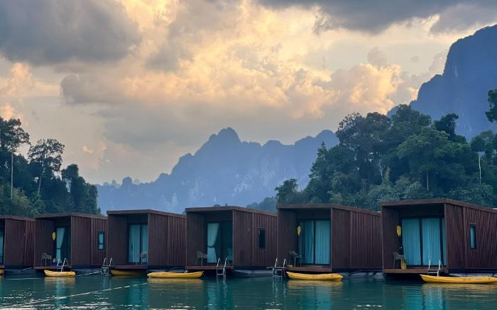 360° issara Floating Resort