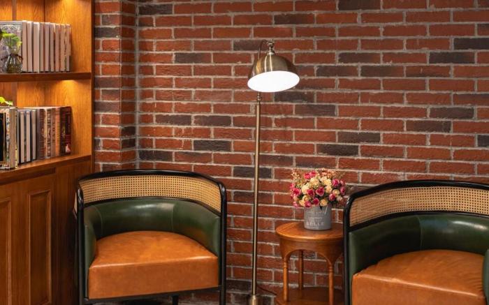 James Joyce Coffetel Shanghai Railway Station