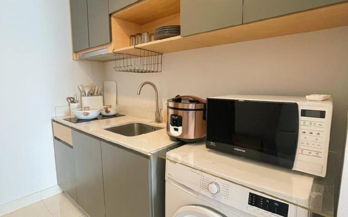 ARRAM | No.207 | Next to TA Mall with FAST Wi-Fi!