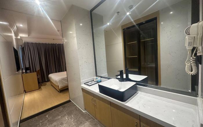 IU Hotel Urumqi International Airport Yingbin Road