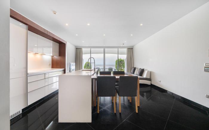 Sunset Beach & Pool / 1 Bedroom