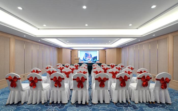 Vienna International Hotel Urumqi International Airport