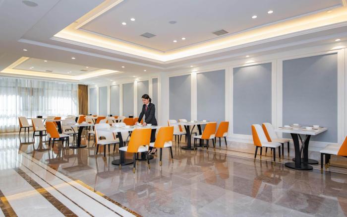 Vienna Hotel Jingzhou Development Zone Olympic Sports Center