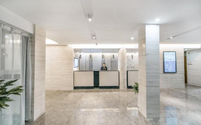 Home Inn Plus Huzhou Normal College Meidiya Plaza
