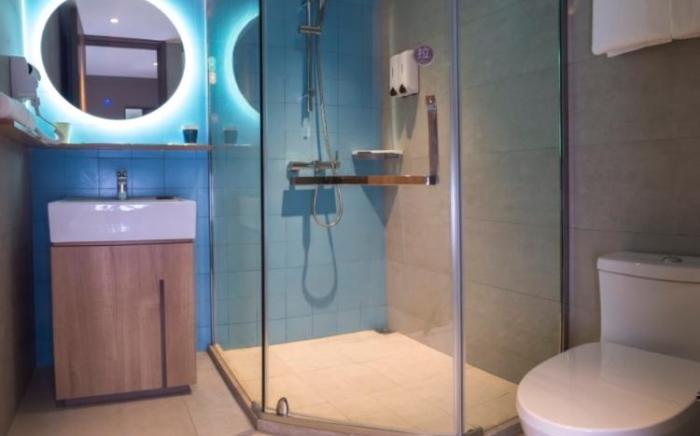 Home Inn Neo Urumqi Beimen Metro Station