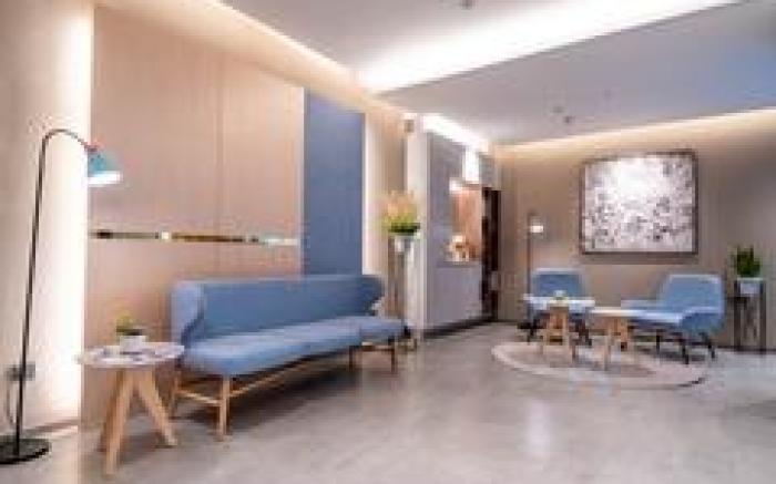 Home Inn Neo Urumqi Youhao Tougong Military Region General Hospital