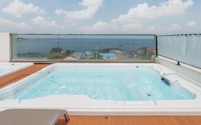 Gyeongju The Moon Aurora Pool Villa