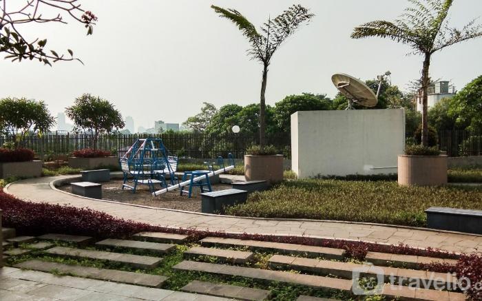Cozy 1BR Apt at The Wave Kuningan By Travelio