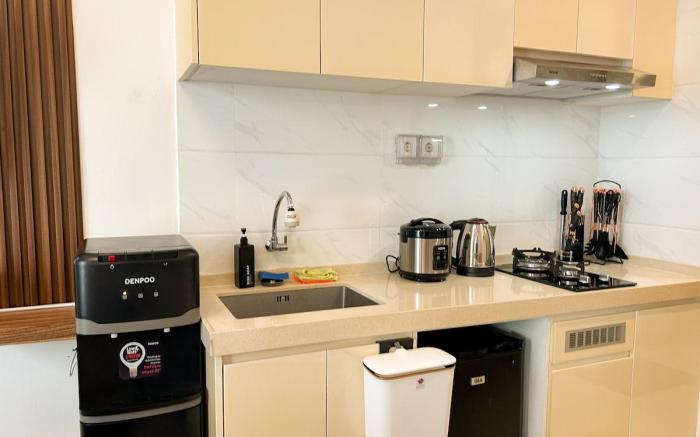 Cozy Luxe Studio Room @Sky House Apartement