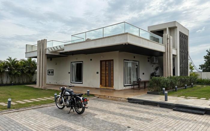 Bluewater Farms 2BR Villa With pool by Homeyhuts