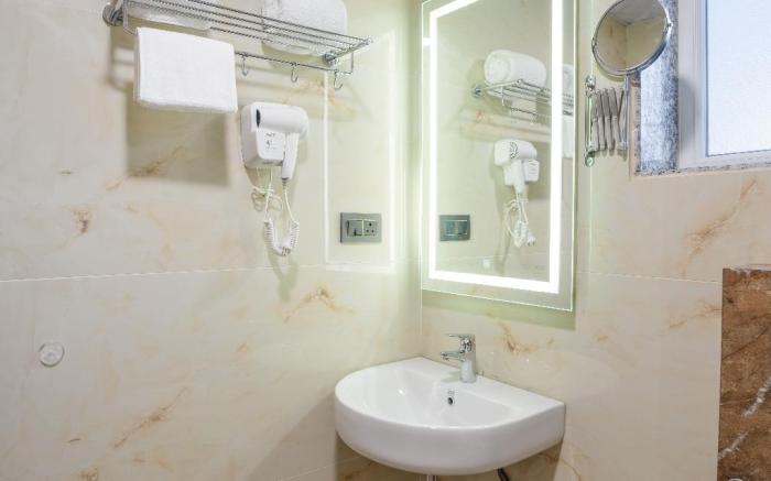RCC Hotels Biz Stays Begumpet