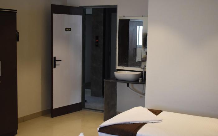 Hotel Lotus Executive