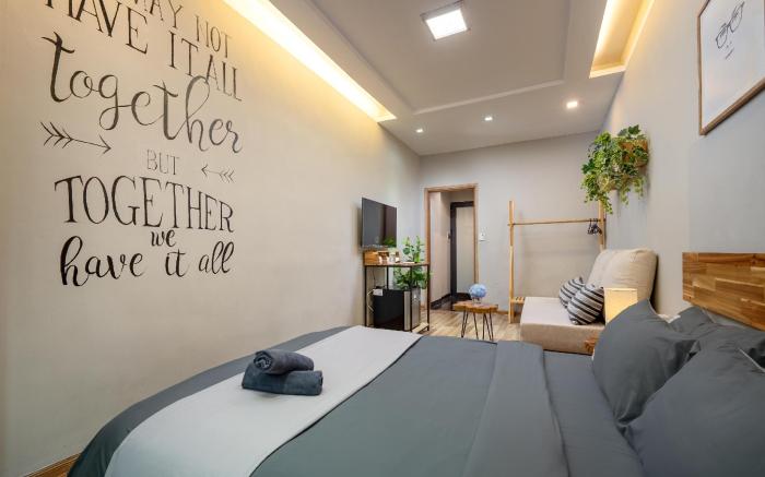 TRINH'S HOUSE - COZY FOR GROUP IN THE OLD QUATER