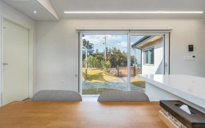 제주 돌안뜰펜션