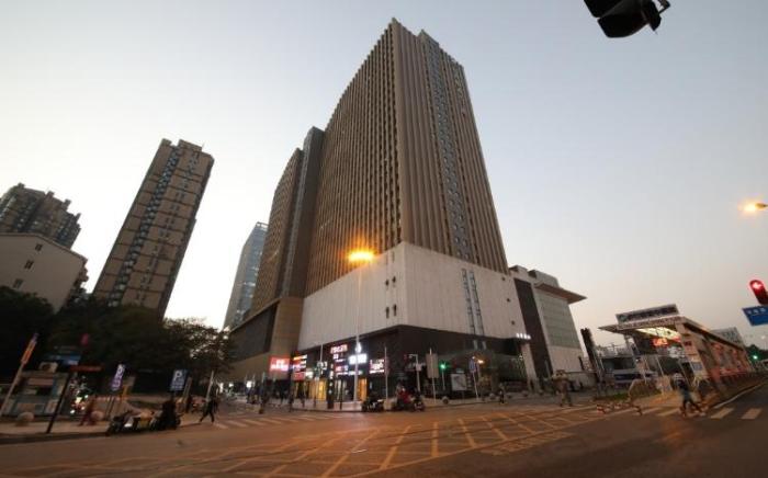 Home Inn Wuhan Huazhong University of Science and Technology Guanggu Pedestrian Street