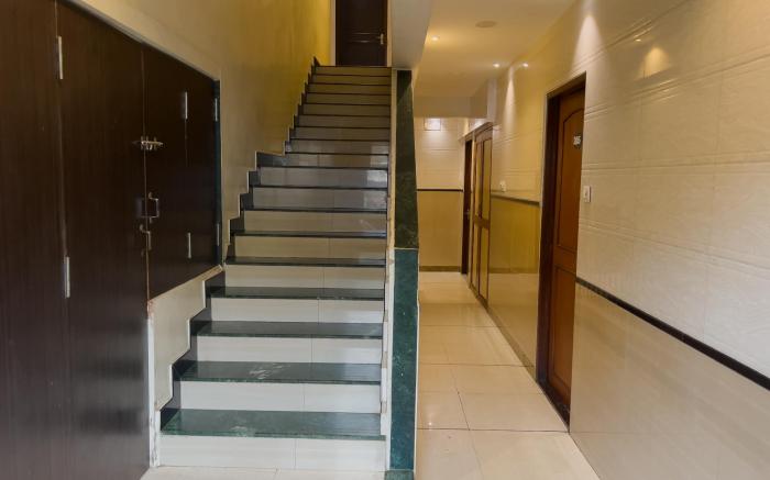 Hotel Ratna Paradise Thane West