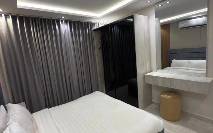 Stylish 1BR • Smart TV • Coffee Bar • Free Parking