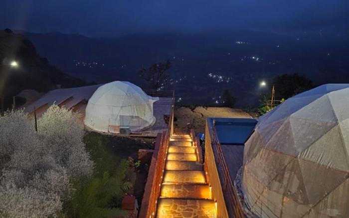 Deluxe dome with plunge Pool