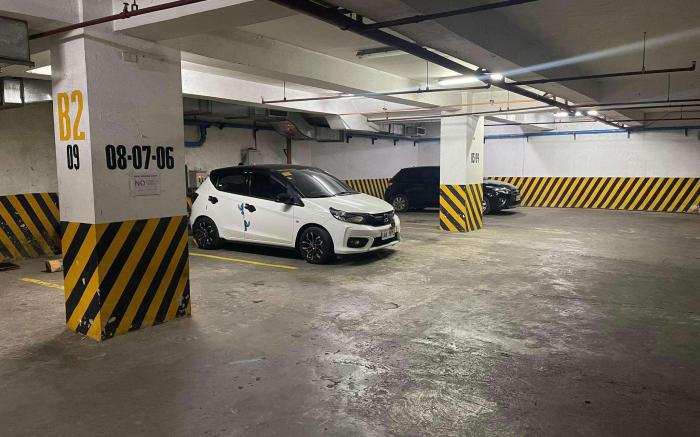 Condo 2Bedroom near Session with Free Own Parking