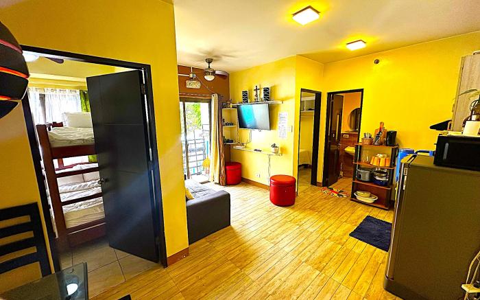 Condo 2Bedroom near Session with Free Own Parking