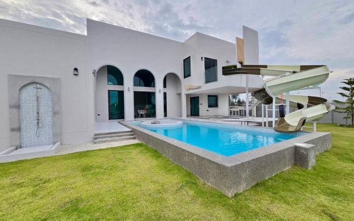 Reniva Poolvilla Cha-am