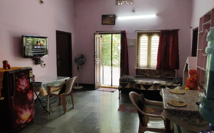3 BHK Villa with huge garden,Hyd