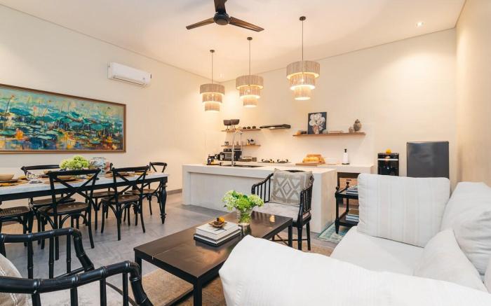 Elegant 3BR Villa – Rooftop & Pool, 8 Min to Beach