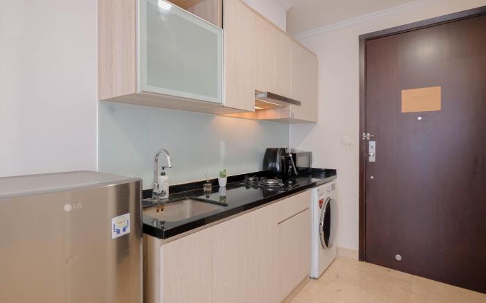 Best Location Studio Menteng Park Apt By Travelio