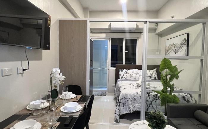 Cozy Condo Near Airport & Beach