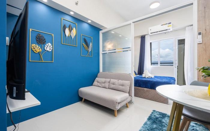 Minimalist Studio w/ Balcony & Relaxing Ambiance