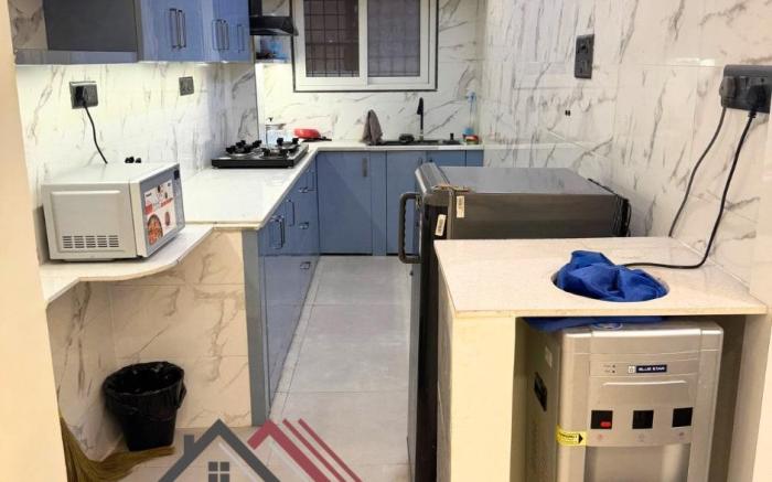 Homely 3BHK Apartment in Tolichowki (by SH)