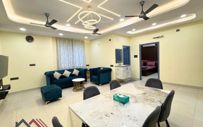 Homely 3BHK Apartment in Tolichowki (by SH)