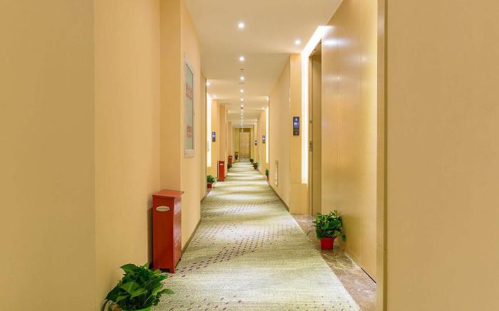 Lavande Hotel Daxing Airport New City Subway Station