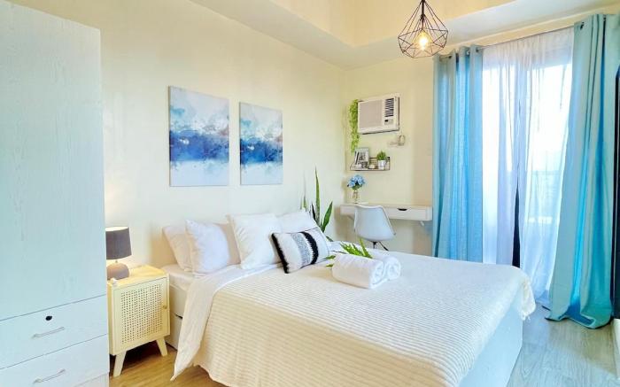 Cloud Nine w Balcony Near IT Park Pool WiFi