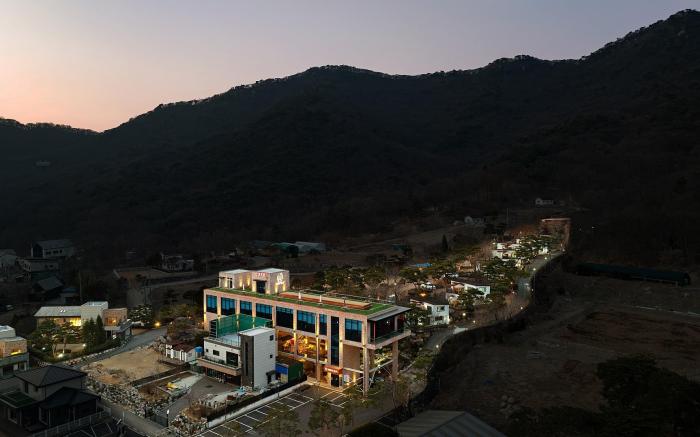 Beverly Hills Pension