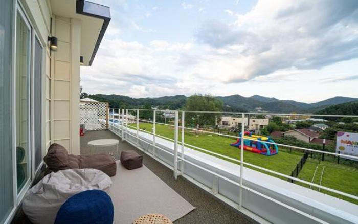 Mango Kids Pool Villa