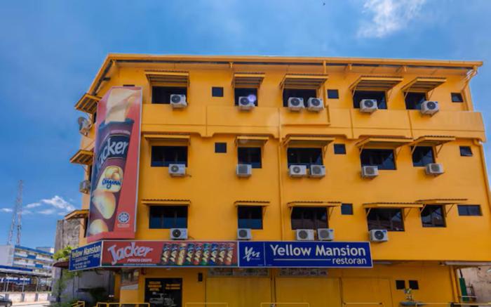 Hotel Q Banda Kaba Near Red Building