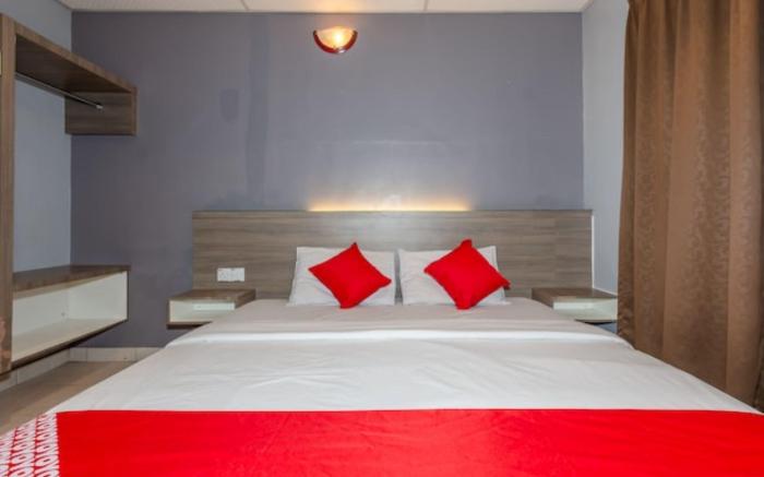 Hotel Q Banda Kaba Near Red Building