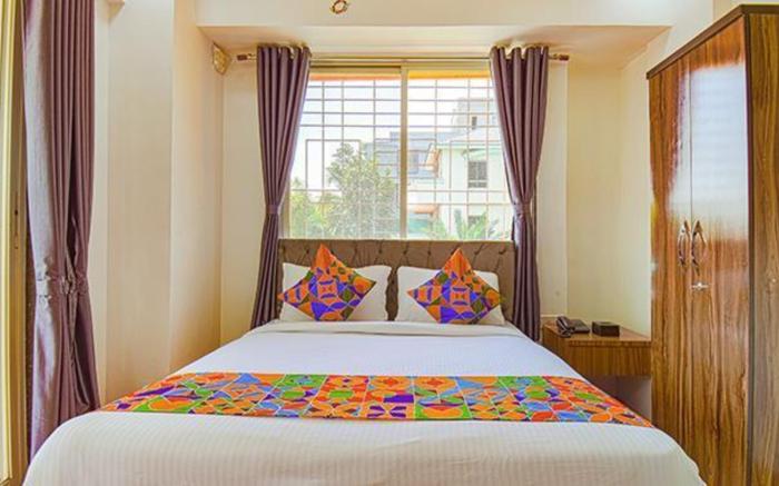 FabHotel Red Velvet Inn & Suites