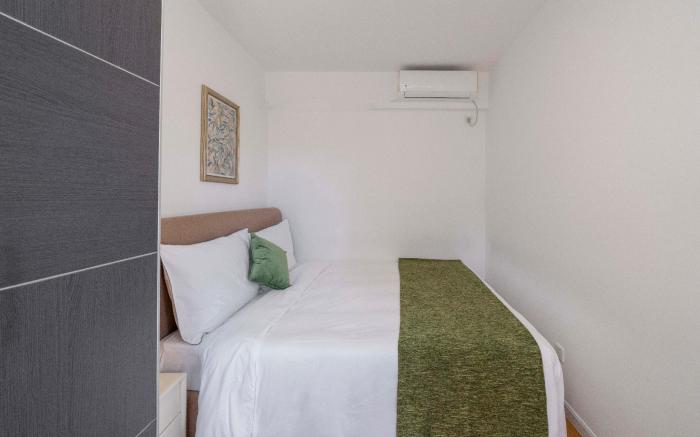 63sqm 1BR Apt Xujiahui City Center Near Bund