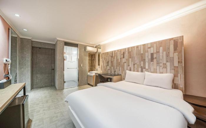 Daegu Seongseo Hotel May