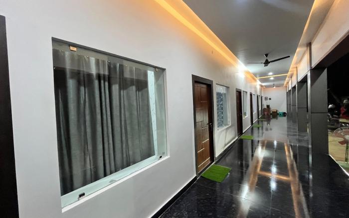 Ananya Hotel & Restaurant, Naimisharanya