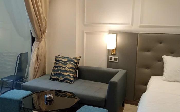 Wyndham Golden Bay | Furniture | Kitchen | Netflix