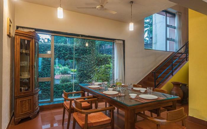 SaffronStays Aurelia, Luxury Pool Villa in Panchga