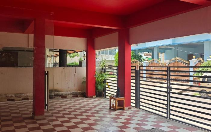 Smart Homes Near Koyambedu by Stayz Royale