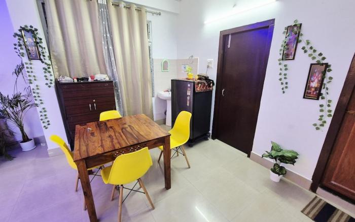 R R Homestay