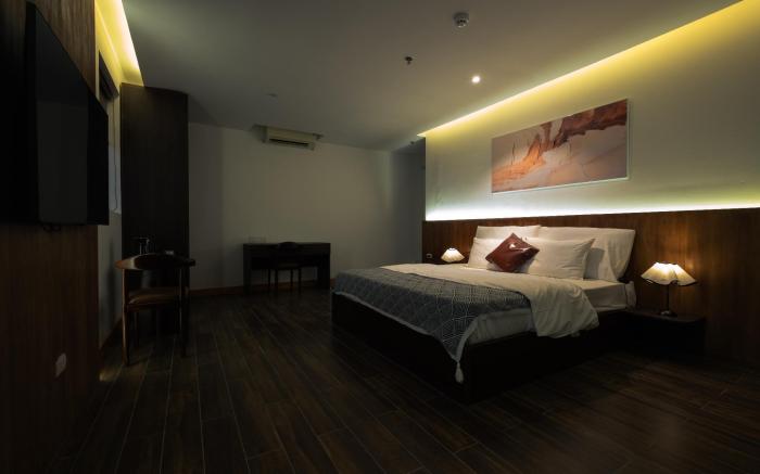 Love In The Atlantis Hotel